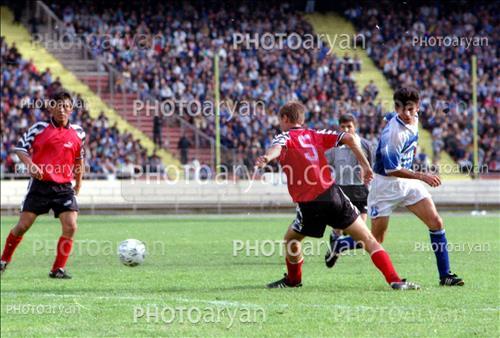 <span style='background: #33747a;box-shadow: 2px 3px 5px black;font-weight: 300;font-size: 10px;border-radius: 2px;margin: 2px;color: #fff;padding: 2px 5px;font - size: 10px;line - height: 22px; '>سیروس نعمتی نژاد</span> 