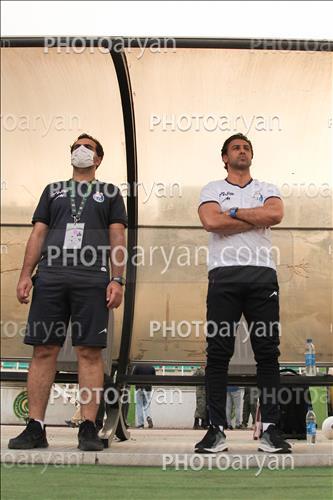 <span style='background: #33747a;font-weight: 300;font-size: 10px;box-shadow: 2px 3px 5px black;border-radius: 2px;margin: 2px;color: #fff;padding: 2px 5px;font - size: 10px;line - height: 22px; '>فرهاد مجیدی</span> 