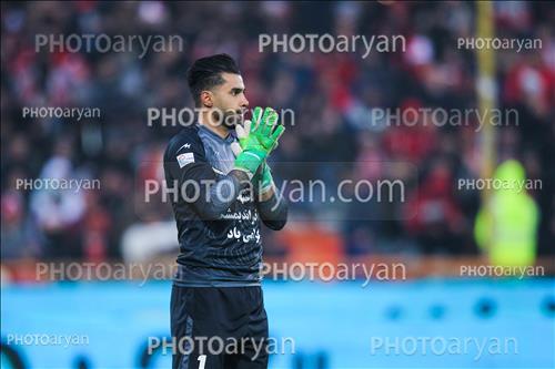 <span style='background: #33747a;box-shadow: 2px 3px 5px black;font-weight: 300;font-size: 10px;border-radius: 2px;margin: 2px;color: #fff;padding: 2px 5px;font - size: 10px;line - height: 22px; '>محسن فروزان</span> 