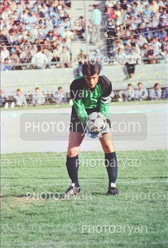 <span style='background: #33747a;font-weight: 300;font-size: 10px;box-shadow: 2px 3px 5px black;border-radius: 2px;margin: 2px;color: #fff;padding: 2px 5px;font - size: 10px;line - height: 22px; '>ناصر حجازی</span> 