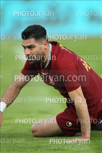 <span style='background: #33747a;box-shadow: 2px 3px 5px black;font-weight: 300;font-size: 10px;border-radius: 2px;margin: 2px;color: #fff;padding: 2px 5px;font - size: 10px;line - height: 22px; '>فرشاد محمدی فر</span> 